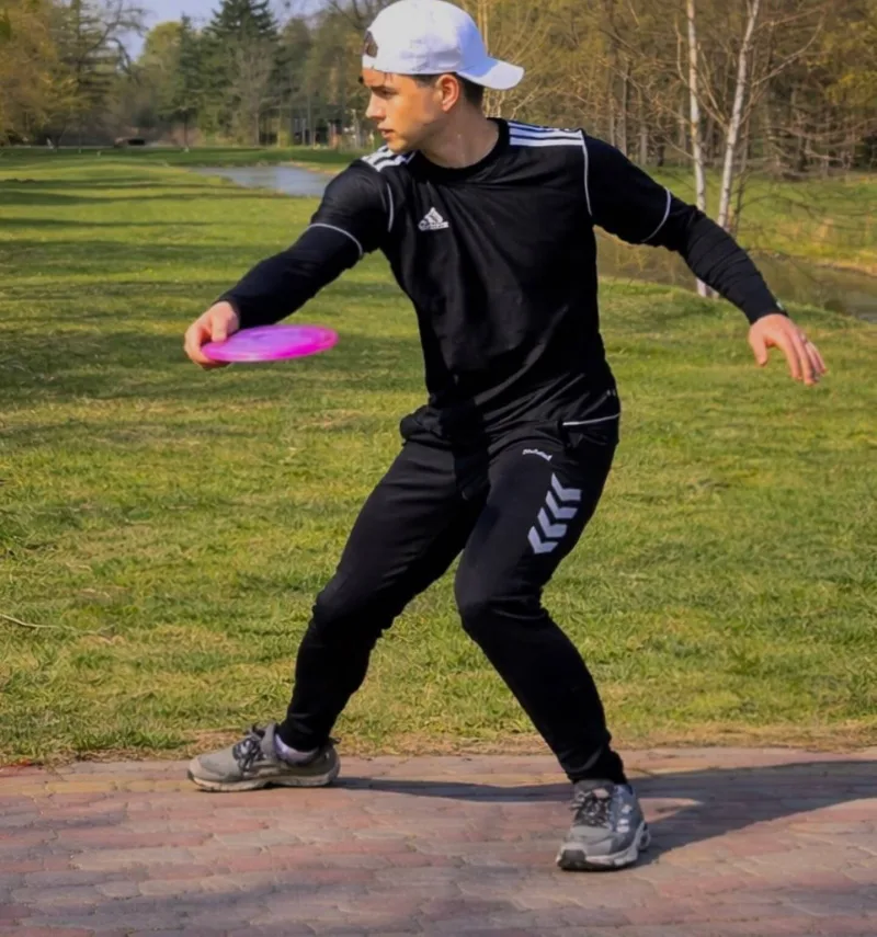 ROBERT PAVALEANU