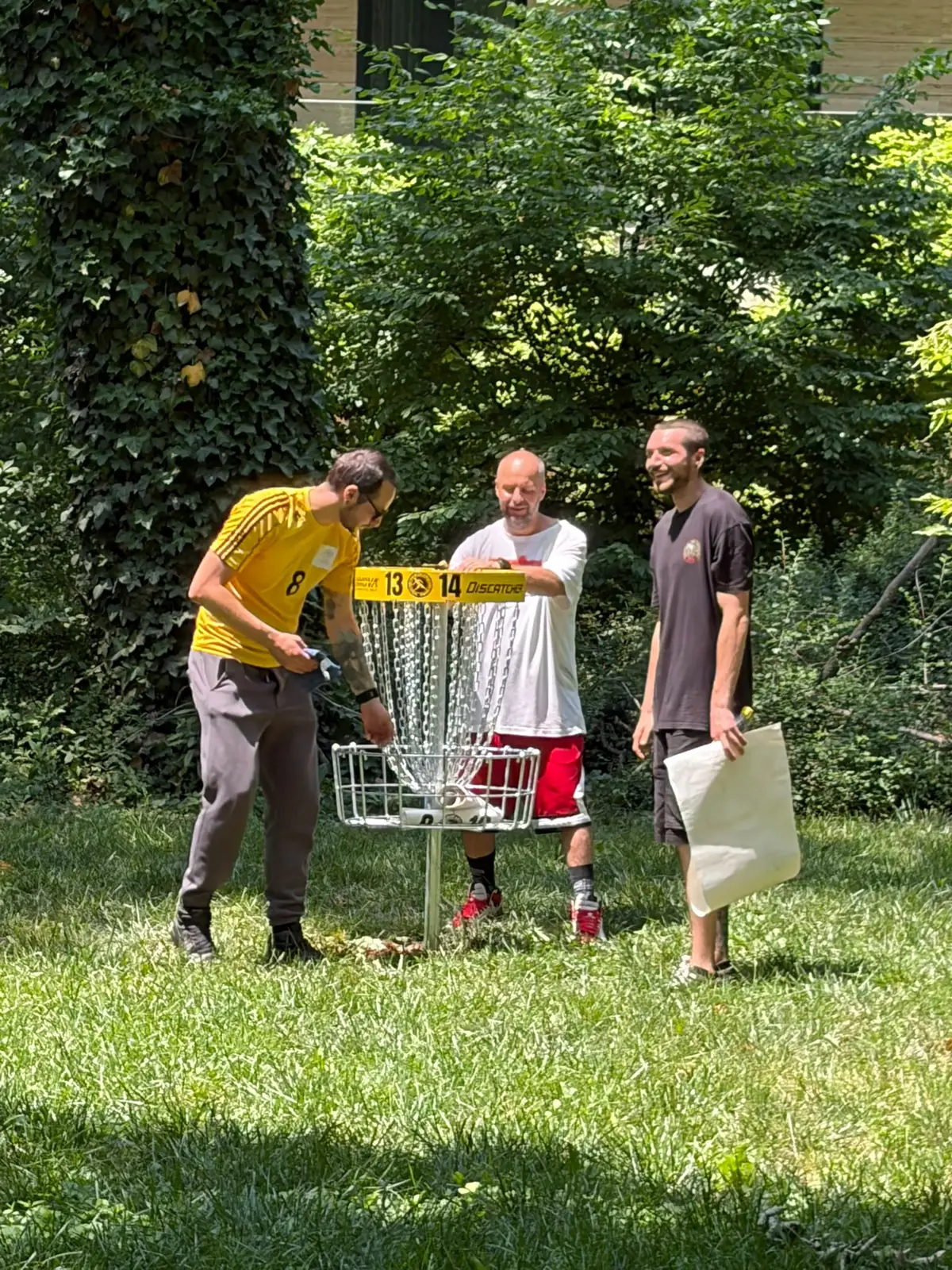 Prima rundă pe coșurile permanente
